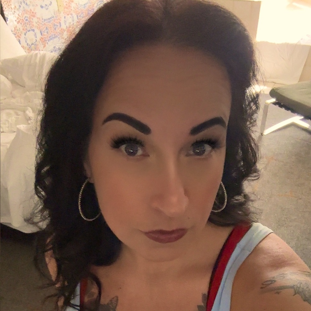 Meet your Posher, Salena